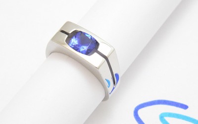 Bague or diamant bleu